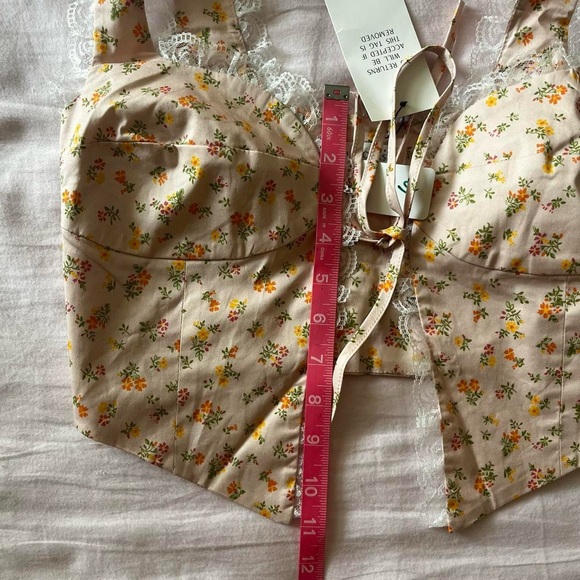 Open bow front lace floral top - Picture 5 of 6